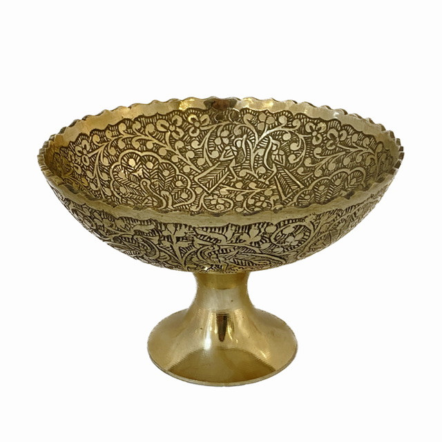 پیاله پایه دار لب ریز طرح طاووس برنجی لوکس