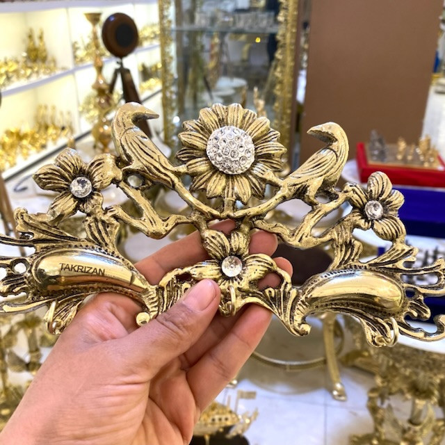 جاکلیدی دیواری برنجی مدل بلبل کوچک با پرداخت طلایی براق، طراحی پرنده و جزئیات ظریف - بازرگانی نداف