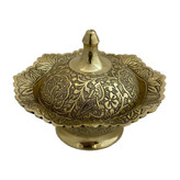 قندان و شکلات خوری برنجی کوچک با لبه دالبری هلالی، نقوش برجسته طاووس و بدنه صیقلی طلایی - بازرگانی نداف