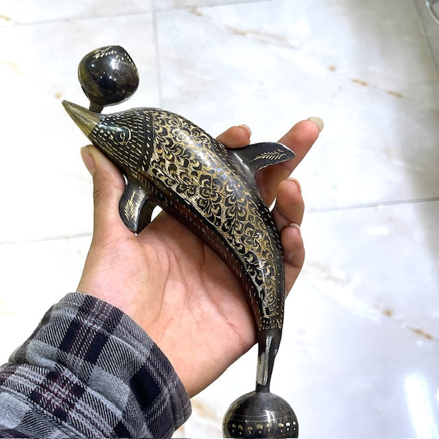 استند دکوری دلفین برنجی سیاه قلم کاری پاکستانی اصل بازرگانی نداف مشهد