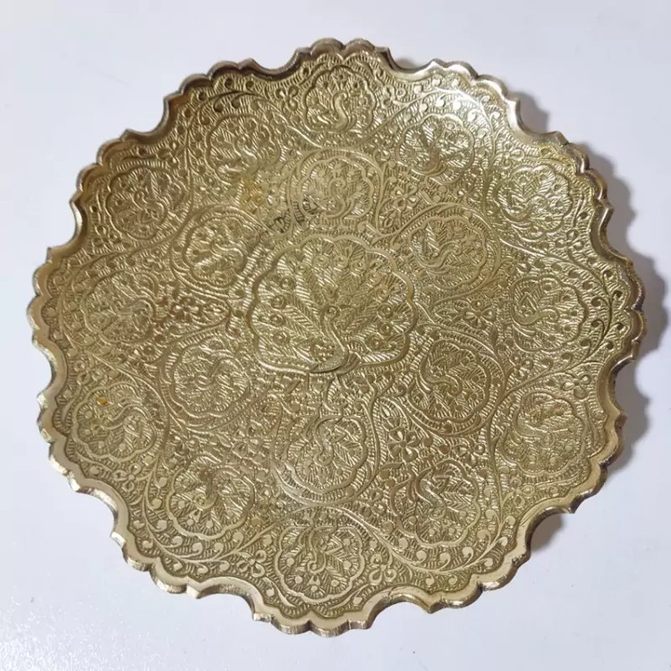پیش دستی برنجی هندی با طرح طاووس برنزی قلم دست باکیفیت قطر 20 سانت قابل شستشو بسته 1 عددی