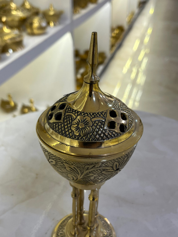 اسپند دودکن برنجی چهارپایه سایز بزرگ با طرح گل برجسته - بازرگانی نداف مشهد