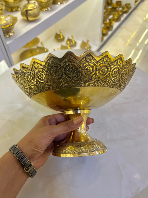 آجیل خوری برنجی با طرح گل طلایی و جزئیات ظریف - بازرگانی نداف مشهد