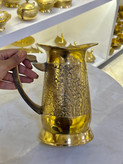پارچ برنجی پذیرایی با نقش برجسته طرح گل - بازرگانی نداف مشهد