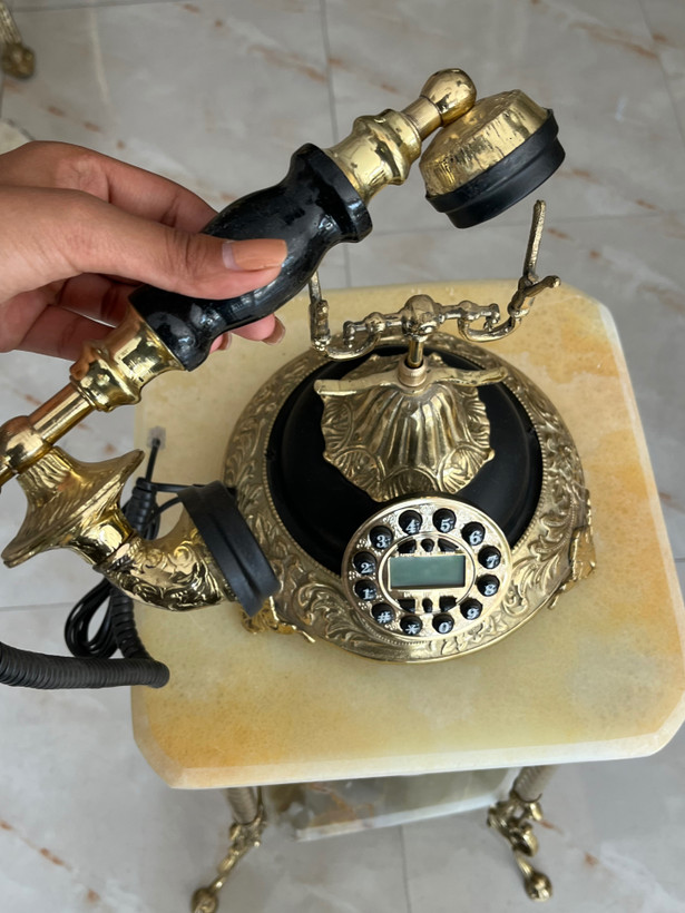 تلفن برنجی گرد دسته سنگی رنگ مشکی برنجی ایرانی ملزومات دکوری لوکس برند بازرگانی نداف مشهد