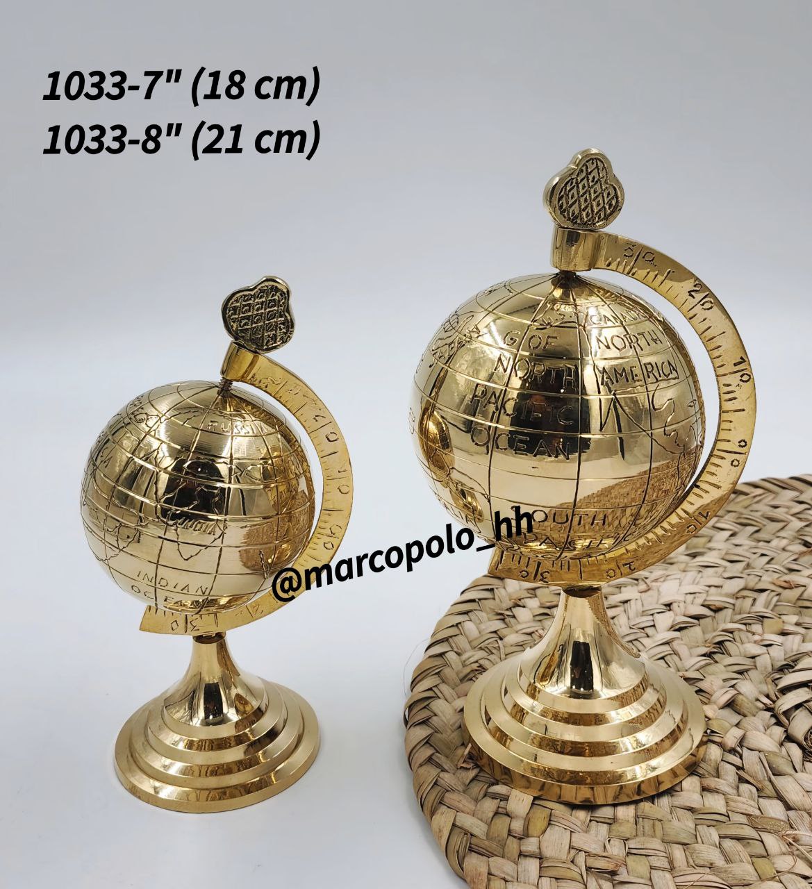 کره زمین در دوسایز مختلف برنجی