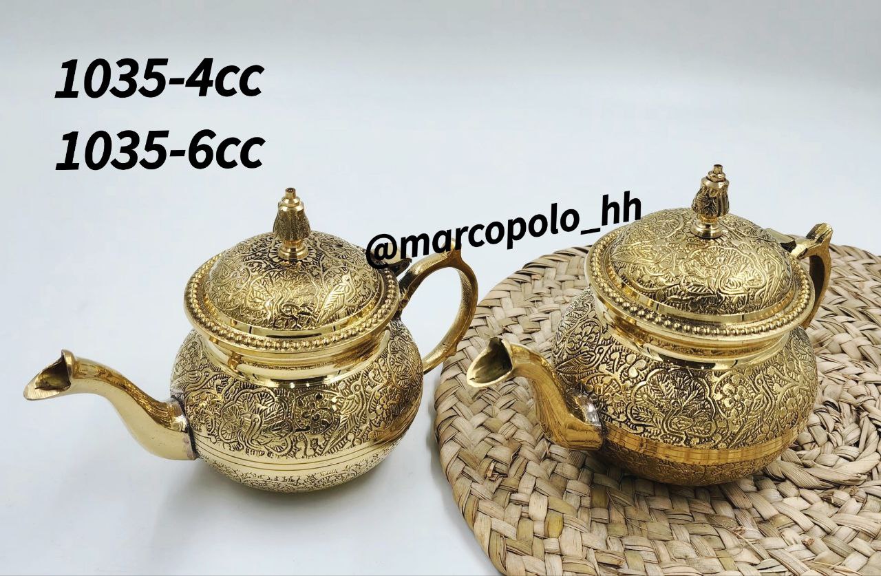 قوری نگینی طرح طاووس برنجی هندی در دو سایز مختلف کد1035