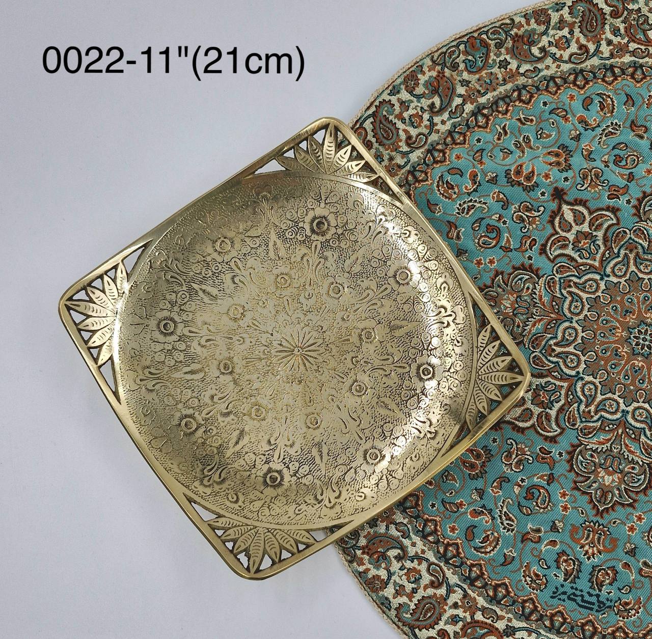 شیرینی خوری نیم پایه مربعی طرح گل برنجی هندی بصورت تکی کد0022