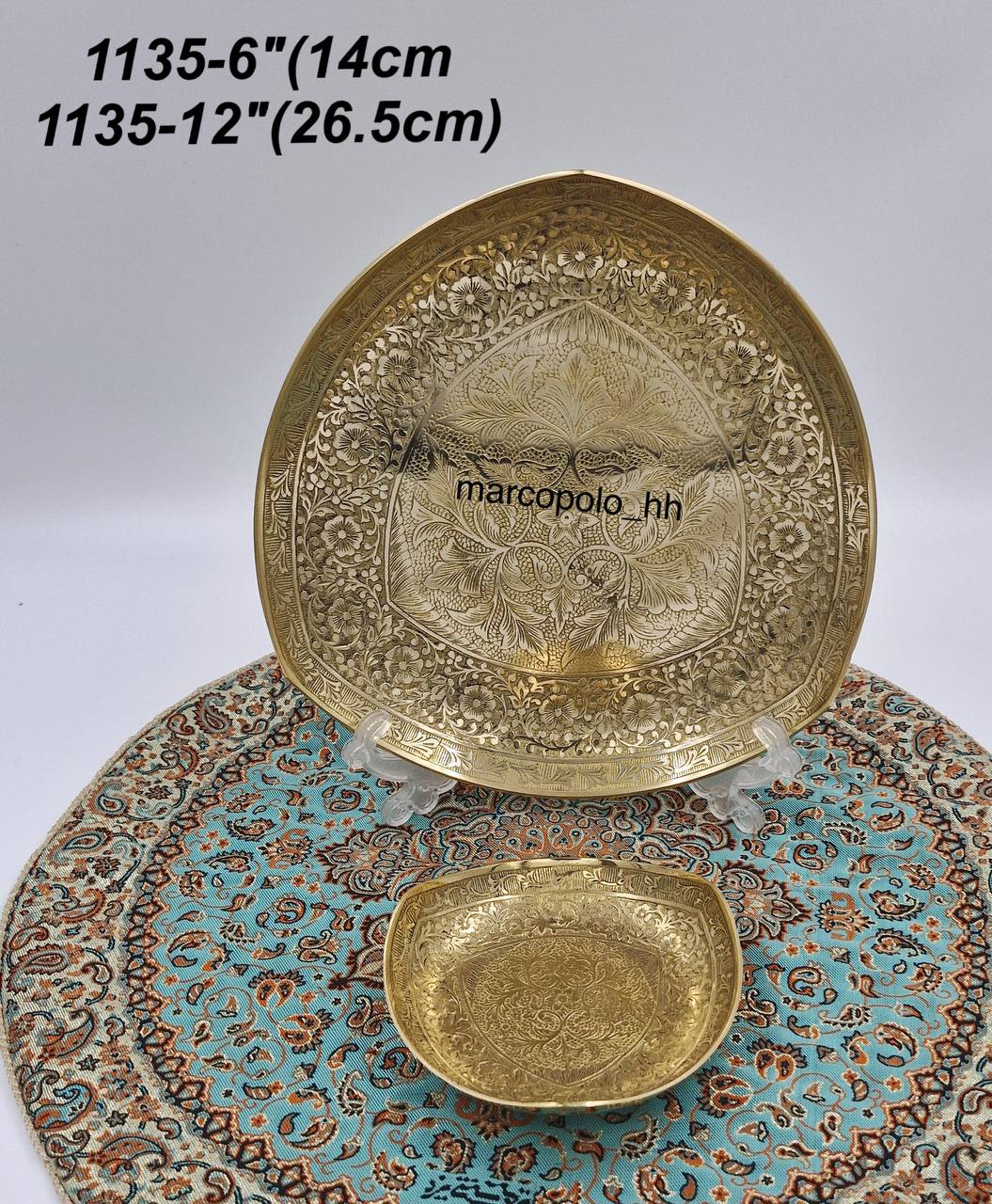 شیرینی خوری نیم پایه مثلثی طرح گل  در دوسایز مختلف برنجی هندی کد1135