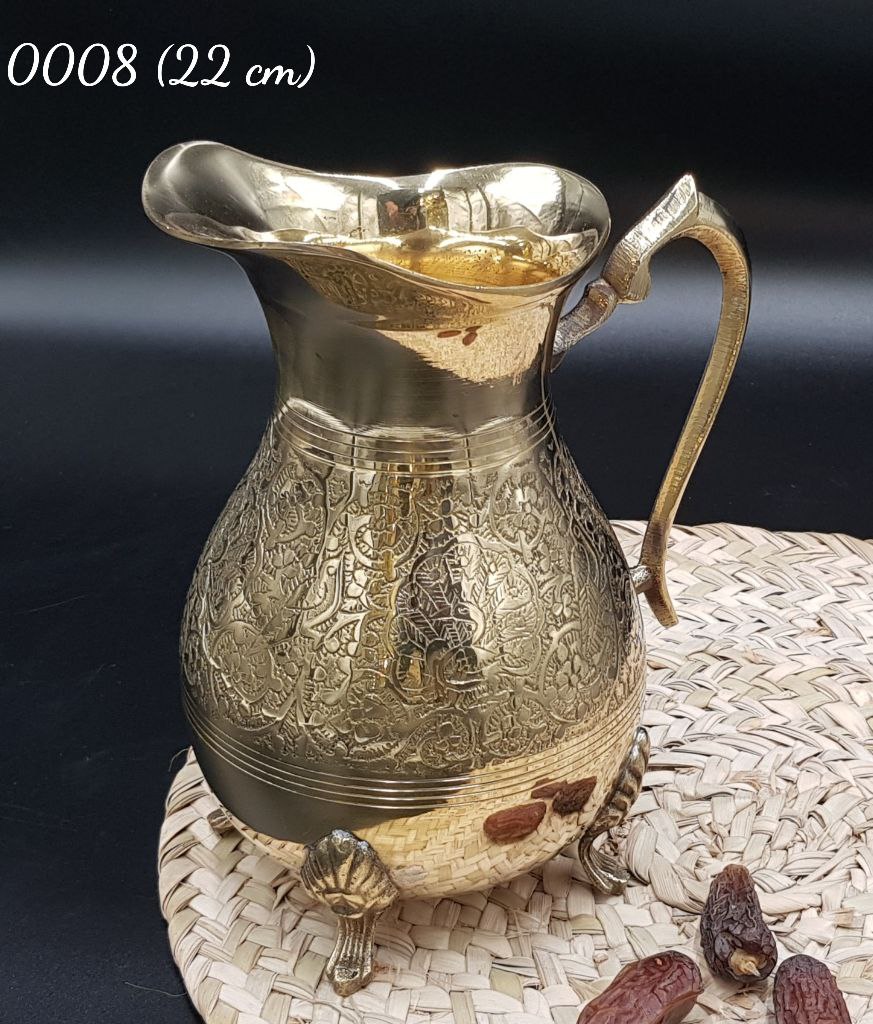 پارچ پایه دار طرح طاوس لب ساده برنجی کد1176