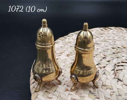 ست جفتی نمک پاش و فلفل پاش پایه دار طرح ساده برنجی هندی شمش سنگین کد 1072 بازرگانی نداف مشهد