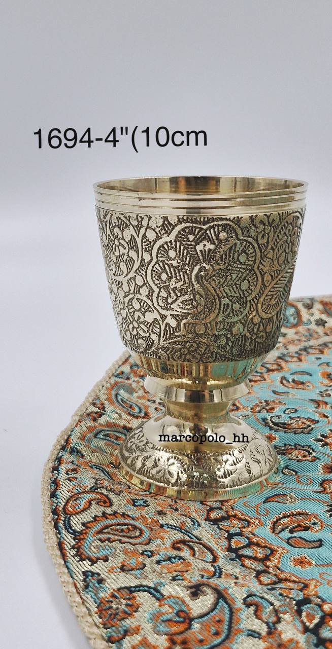 لیوان  لوکس پایه دار طرح طاووس برنجی هندی بصورت تکی کد1694
