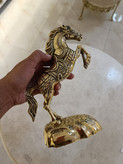 مجسمه دکوری اسب در سایز کوچک با جزئیات ظریف و پرداخت لوکس، عرضه شده در بازرگانی نداف مشهد