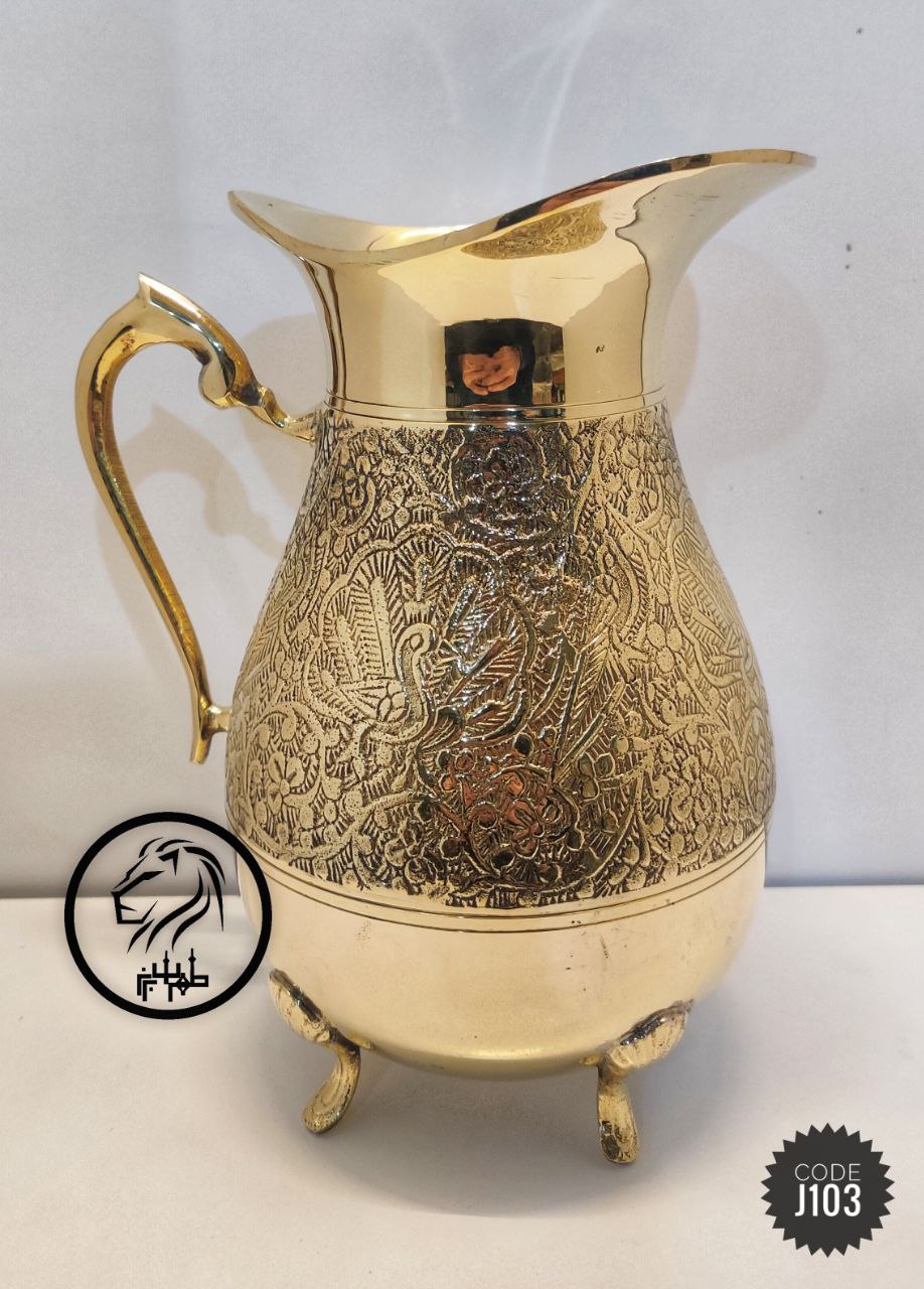 پارچ برنجی مدل چهار پایه طرح طاووس سایز9 اینچ