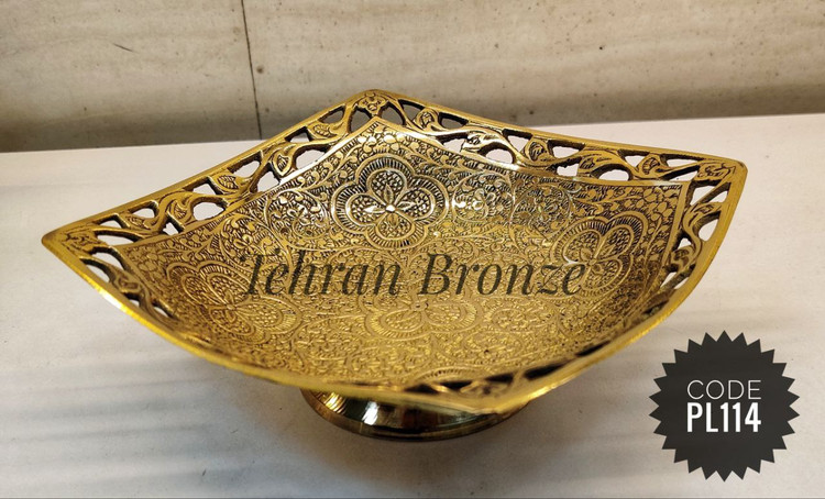پیش دستی مربع طلایی ۷ اینچ از جنس برنج هندی با لبه مشبک تزئینی و پرداخت براق مدل N بازرگانی نداف