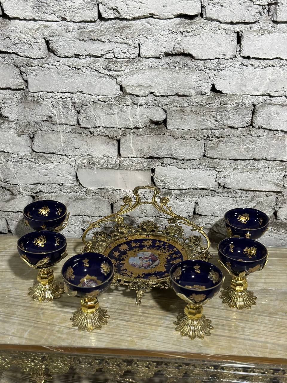 سرویس پذیرایی برنجی سبدی (یک ظرف و شش عدد پیاله)