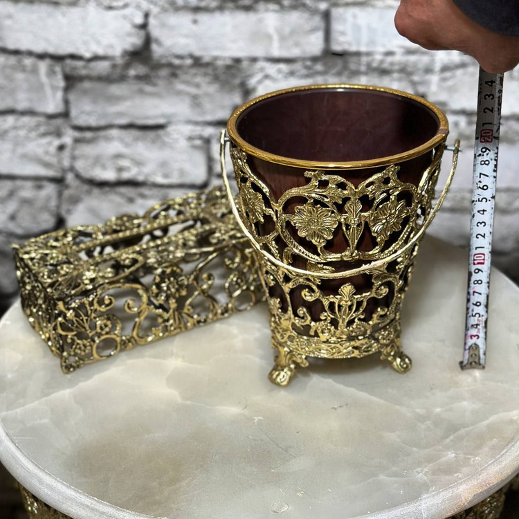 ست سطل زباله و جادستمال کاغذی تمام برنجی مدل مینی گل جدید با منبتهای برجسته بهاری، پایههای تندیسی و پرداخت طلایی براق بازرگانی نداف مشهد