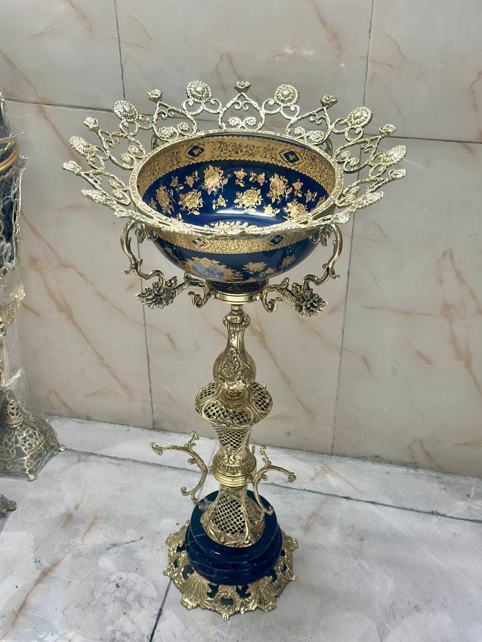 کنار سالنی ستون زنبوری گل قلبی برنجی