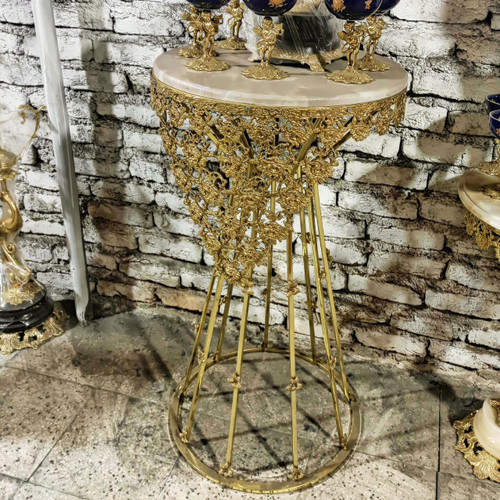 میز تشریفات گل رز تاج دار برنجی