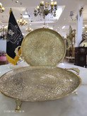 سینی گرد طرح طاووس پایه دار دسته دار برنجی