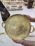 سینی گرد طرح طاووس پایه دار دسته دار برنجی