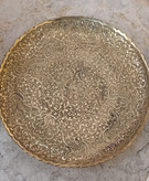 پیش دستی برنجی ۸ اینچ طرح طاووس با لبه ساده و بدون پایه با حکاکی ظریف مناسب پذیرایی و دکور محصول متالوکس