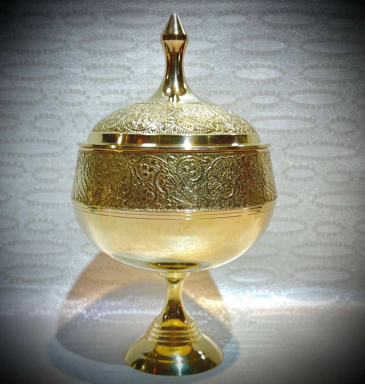 قندان پایه دارطرح طاووس در دو سایز مختلف