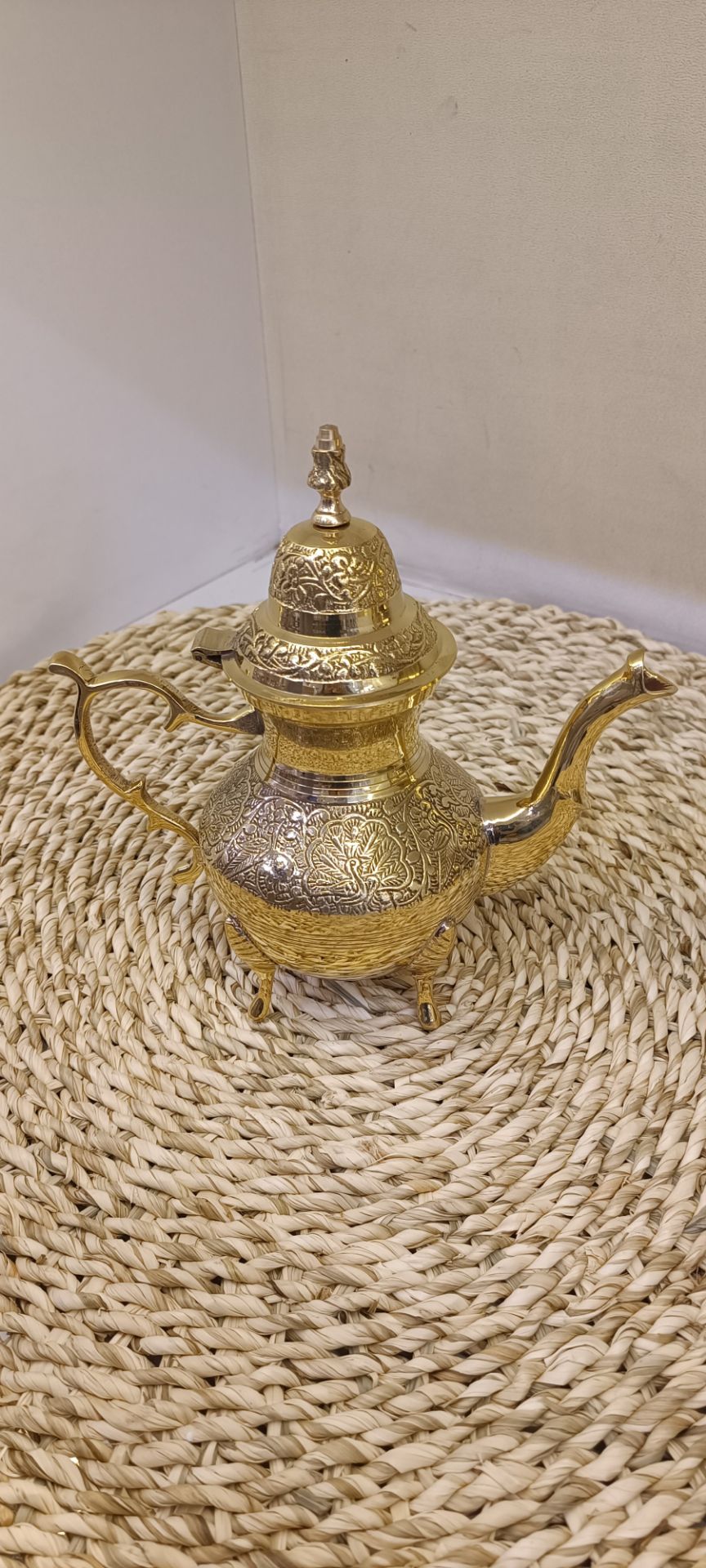 قوری مهگل طرح طاوس چهار پایه 600 سی سی سایز متوسط