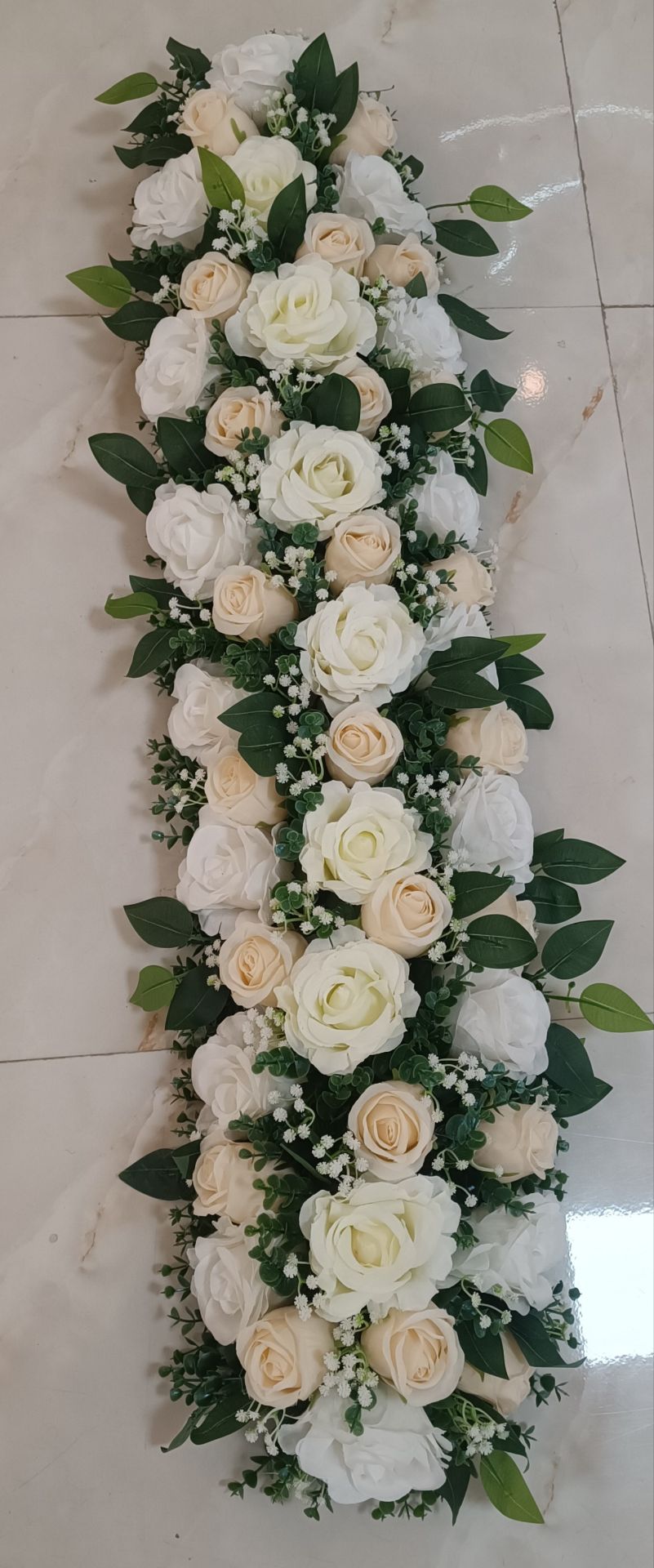 پنل گل مصنوعی آماده طرح گل رز سفید و رز هلندی  قابل استفاده روی ماشین عروس/خنچه/ بکگراند سالن زیبایی/دکور فروشگاه/استند تبلیغاتی