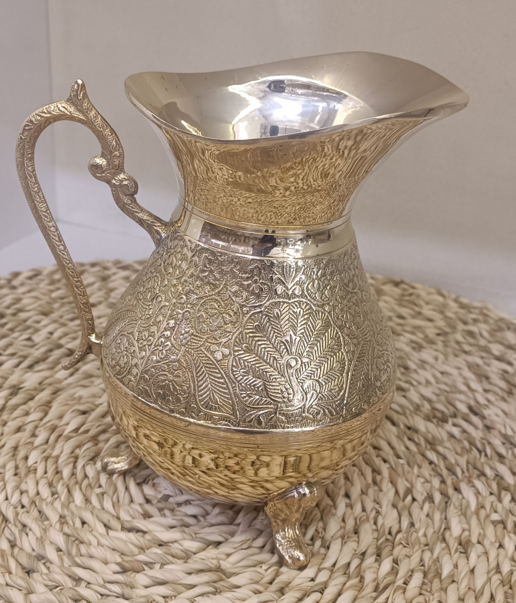 پارچ سه پایه طرح طاووس ارتفاع 21 سانت