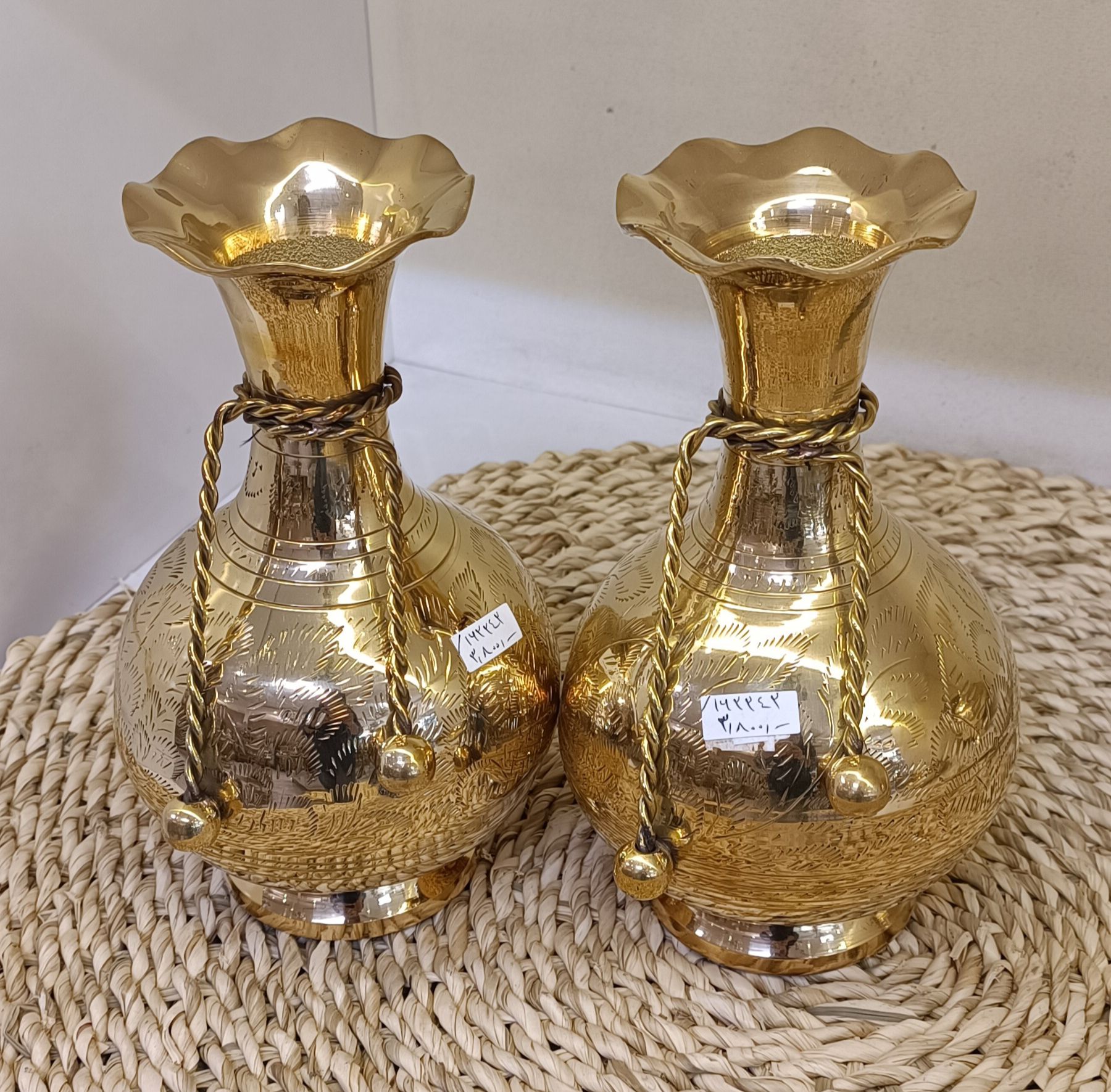 گلدان کراواتی قلم دست سایز متوسط بصورت تکی