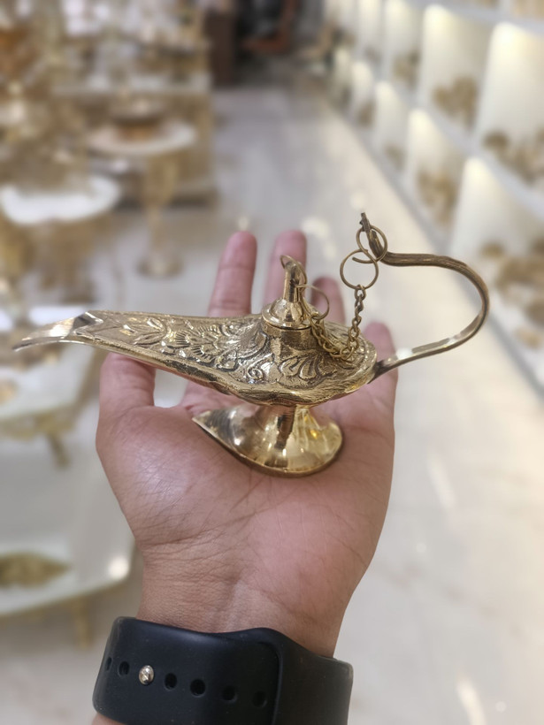 چراغ جادو برنجی بزرگ هندی اصیل با قلمزنی فاخر و برلیا بازرگانی نداف