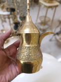 دله عربی برنجی طرح طاووس سایز کوچک با نقشونگار ظریف دستی بازرگانی نداف