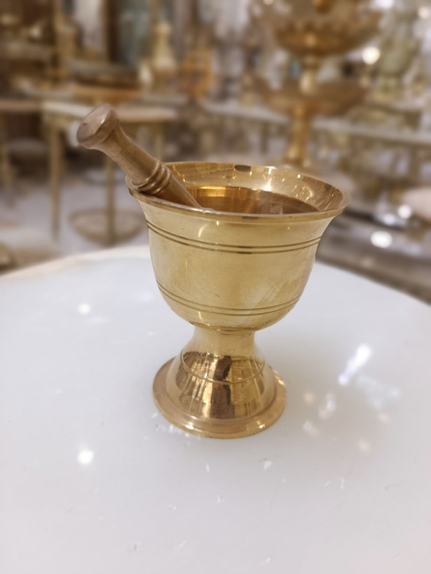 هاون و دسته برنجی هندی با بدنه براق، طراحی کلاسیک و استحکام بالا - بازرگانی نداف