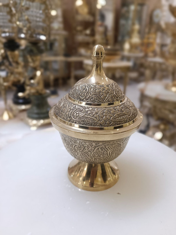 قندان برنجی پایه دار سایز بزرگ مدل طاووس گنبدی لوکس و براق - بازرگانی نداف