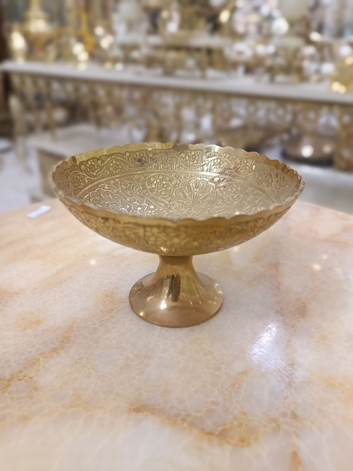 پياله پايه دار لب ريز طرح طاووس دور رينگ