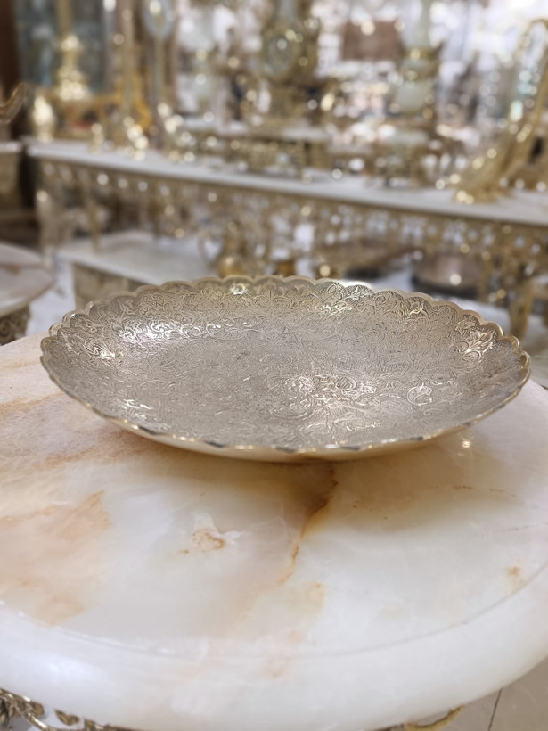 میوه خوری برنجی بدون پایه با لبه هلال و طرح گل لوکس - بازرگانی نداف