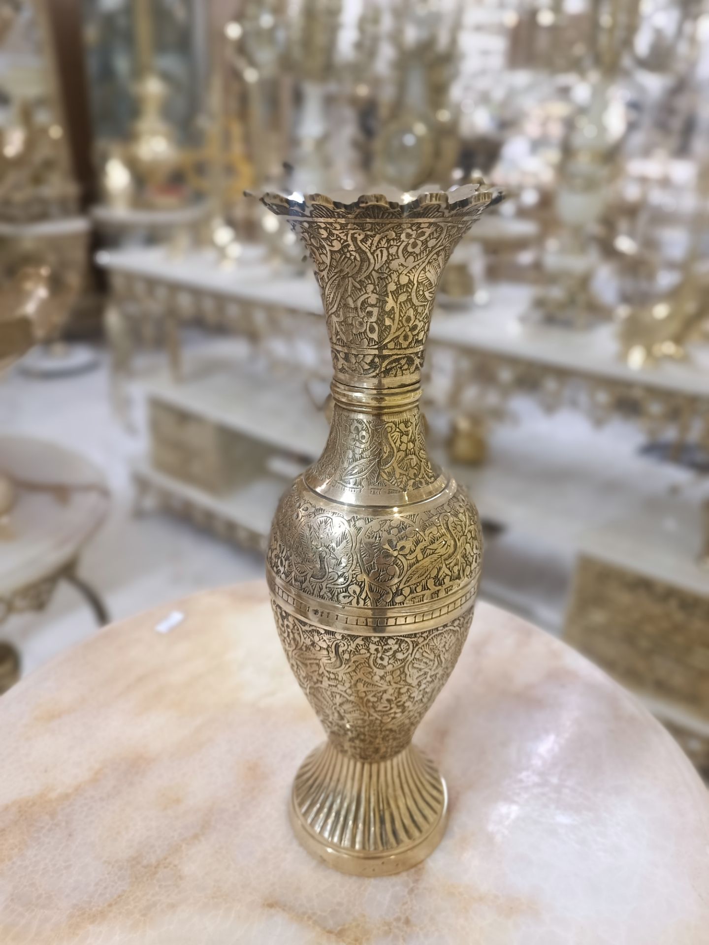 گلدان لب هلال طرح طاووس برنجی هندی