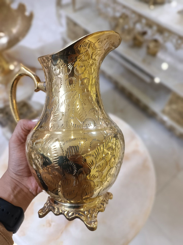 پارچ قلمدست پایهدار برنجی هندی لوکس مناسب پذیرایی و دکوراسیون بازرگانی نداف مشهد
