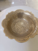 شکلاتخوری بدون پایه گرد طرح دوبرگ لبه طرحدار برنجی لوکس و تزئینی در بازرگانی نداف مشهد