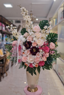 گلدان شیشه ای با گل مصنوعی بزرگ کد 790017