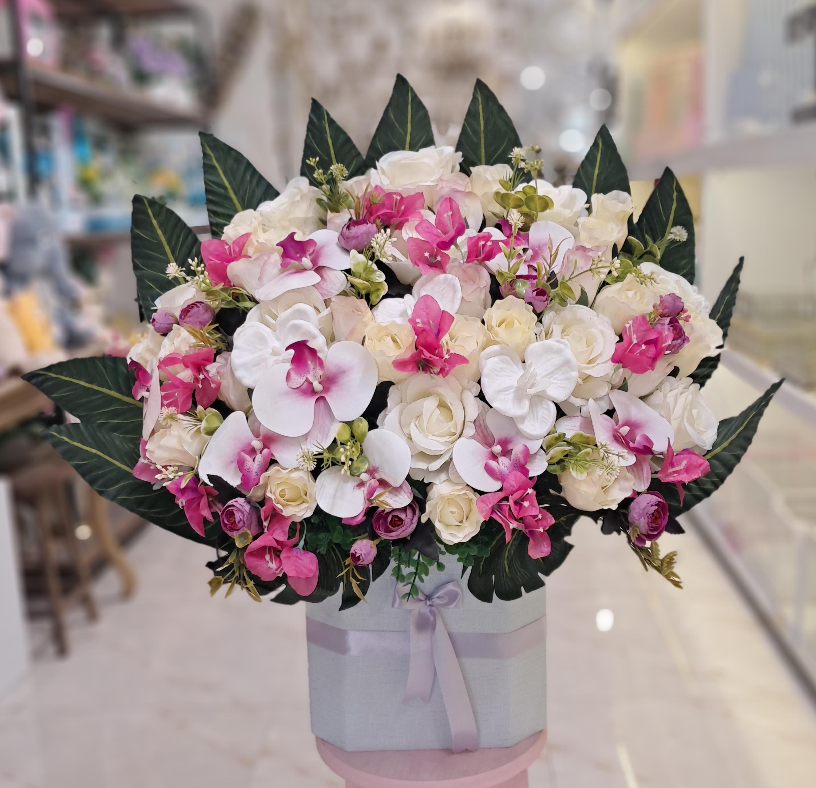 باکس گل مصنوعی بزرگ کد 790070