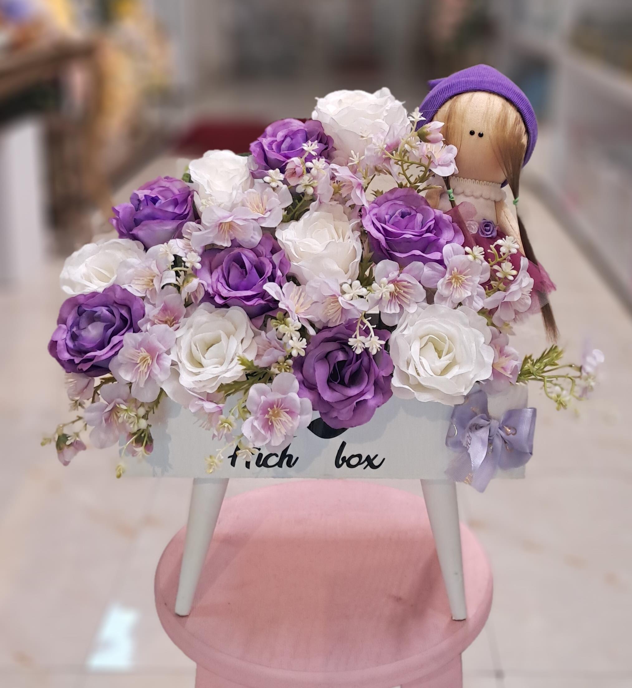 باکس گل مصنوعی با عروسک کد 803179