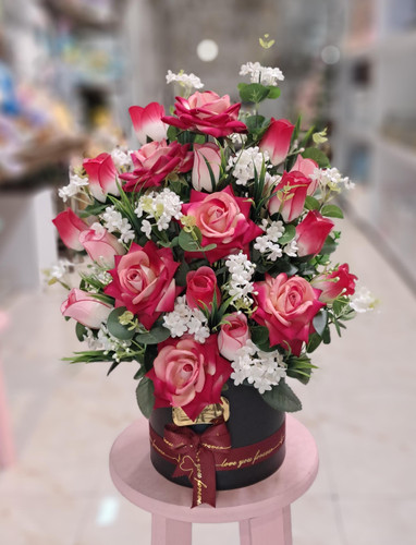 باکس گل مصنوعی قرمز کد 790007