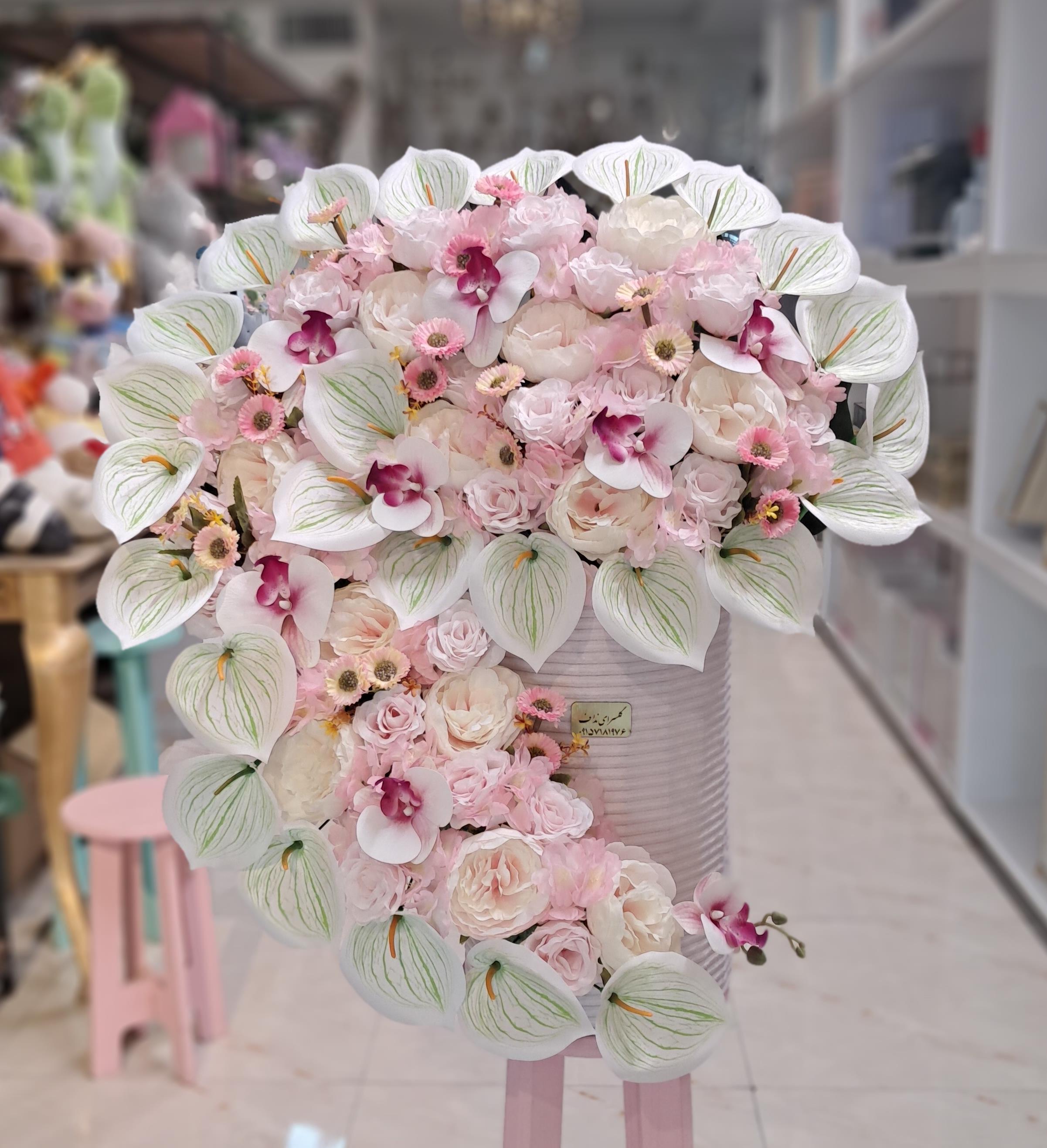 باکس گل مصنوعی سفید بزرگ کد 805168