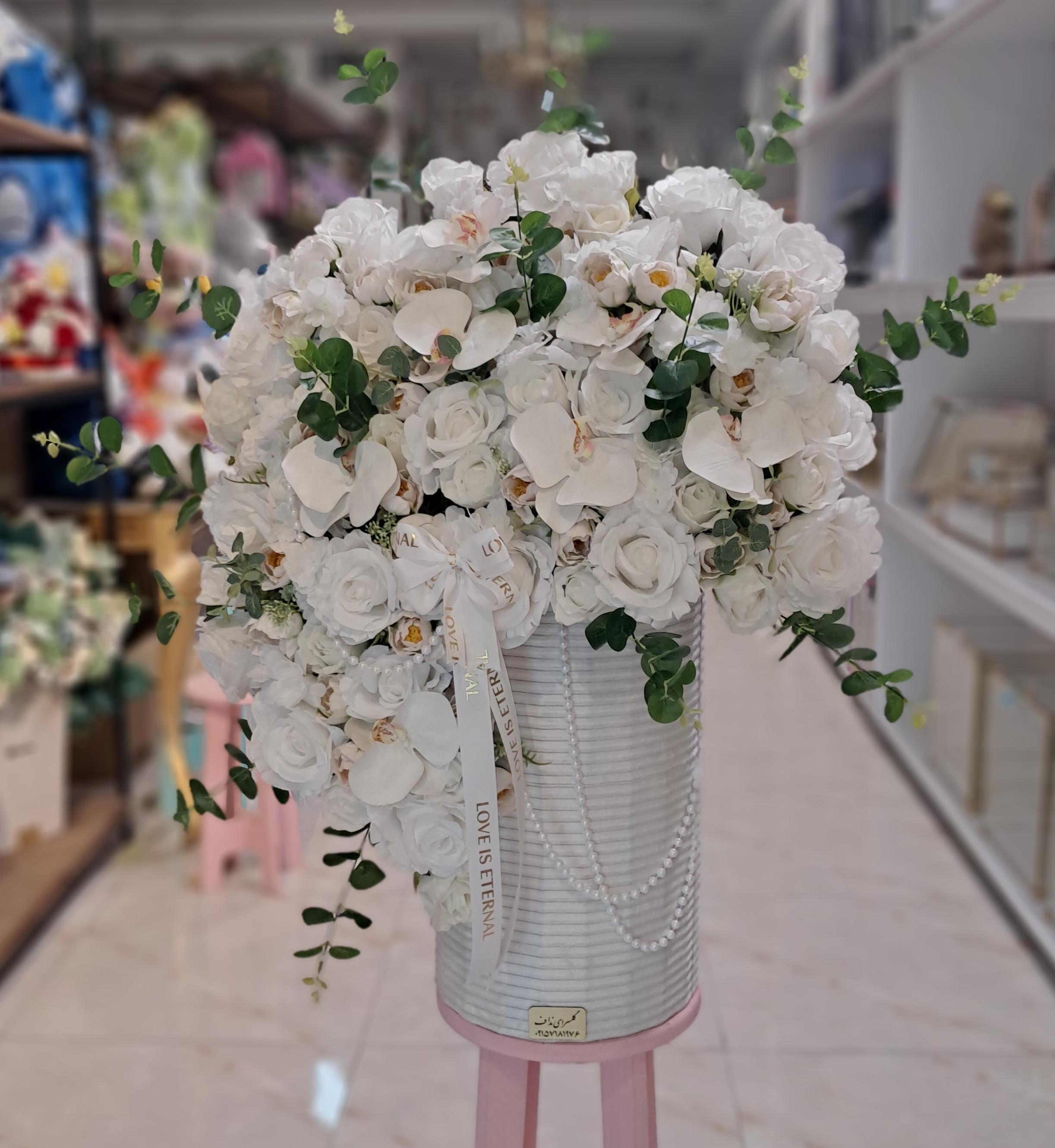 باکس گل مصنوعی لاکچری سفید بزرگ کد 805169