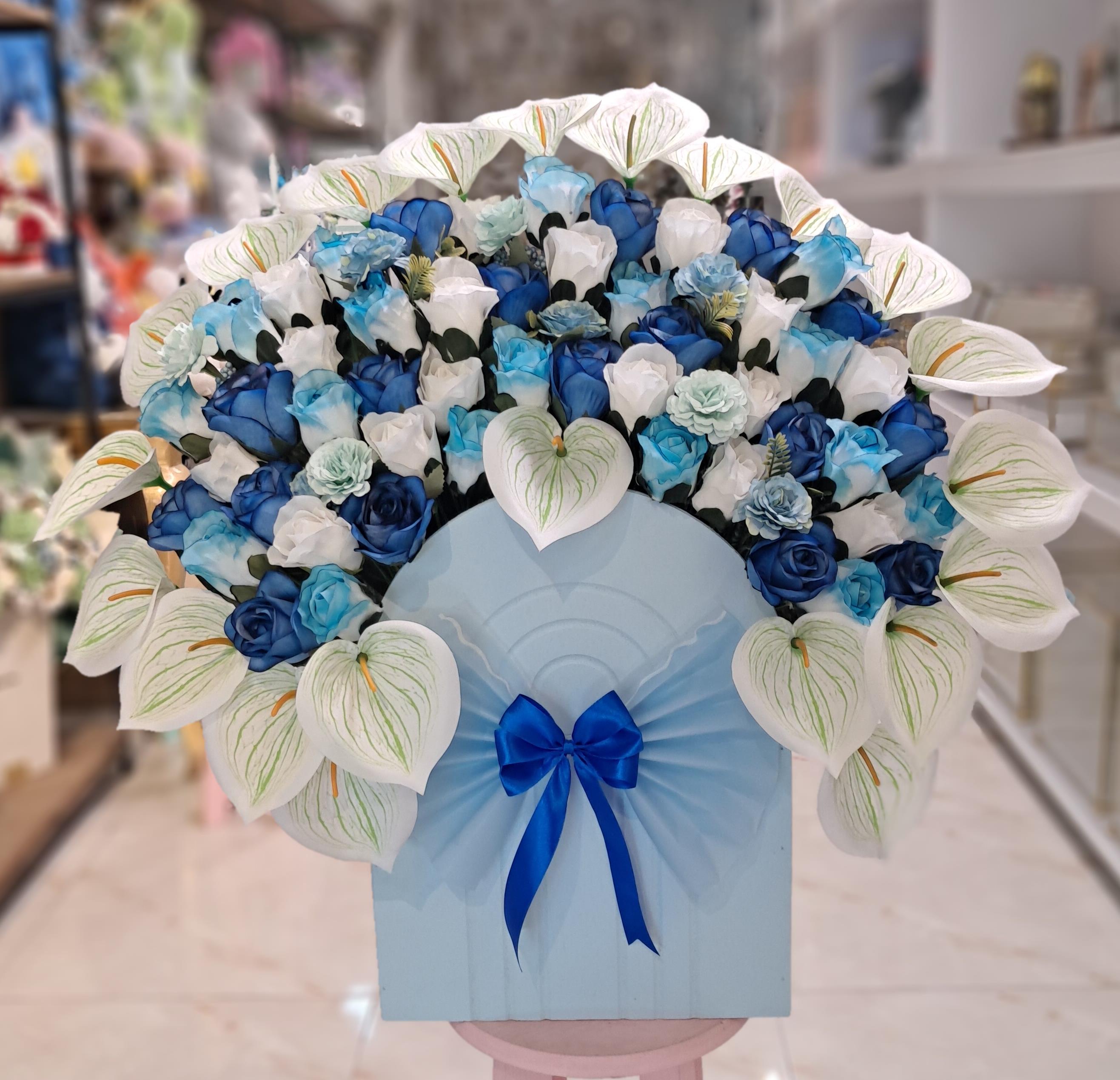 باکس گل مصنوعی سفید آبی بزرگ کد 805167