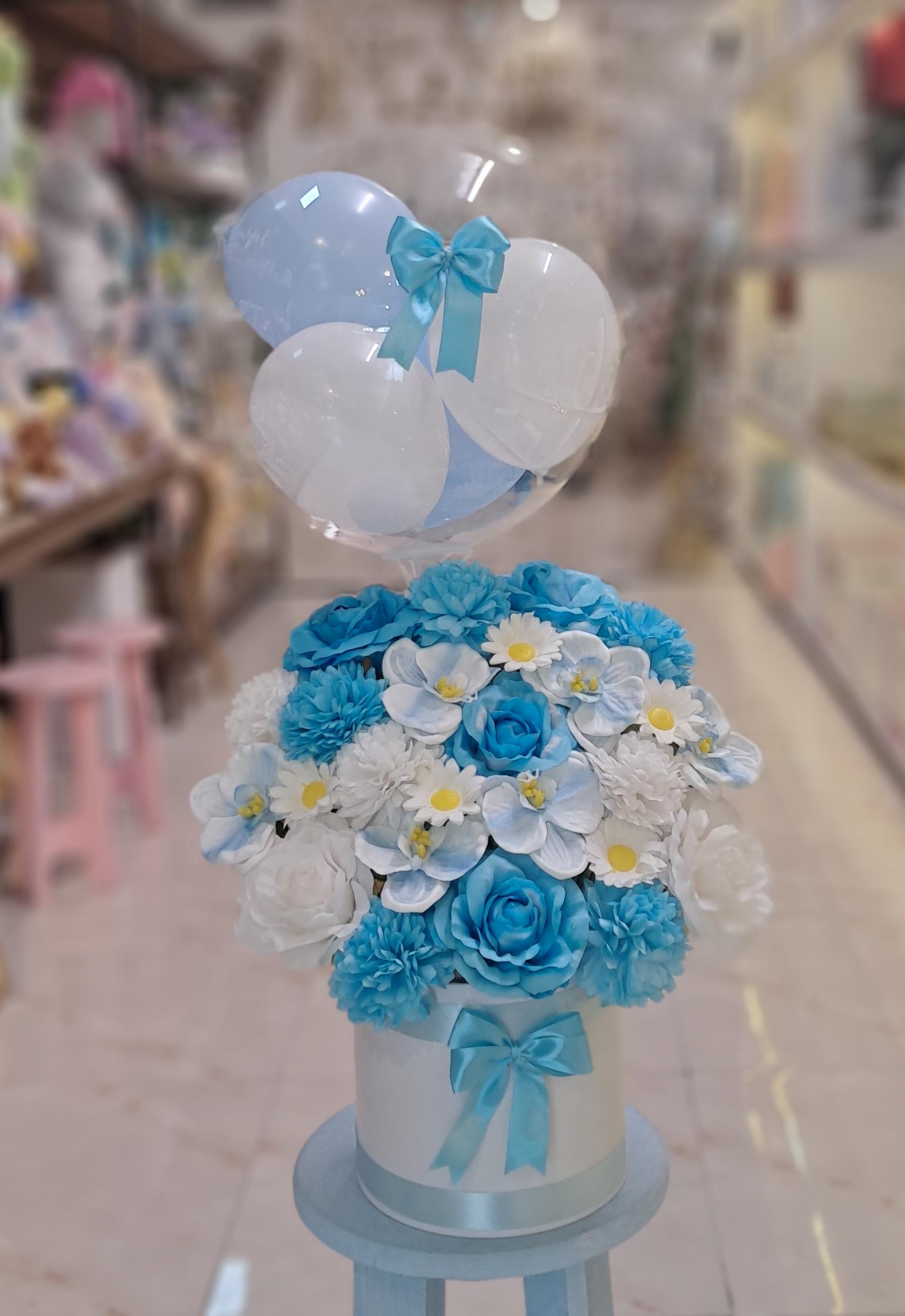 باکس گل مصنوعی آبی با بوبوبالن کد 460079