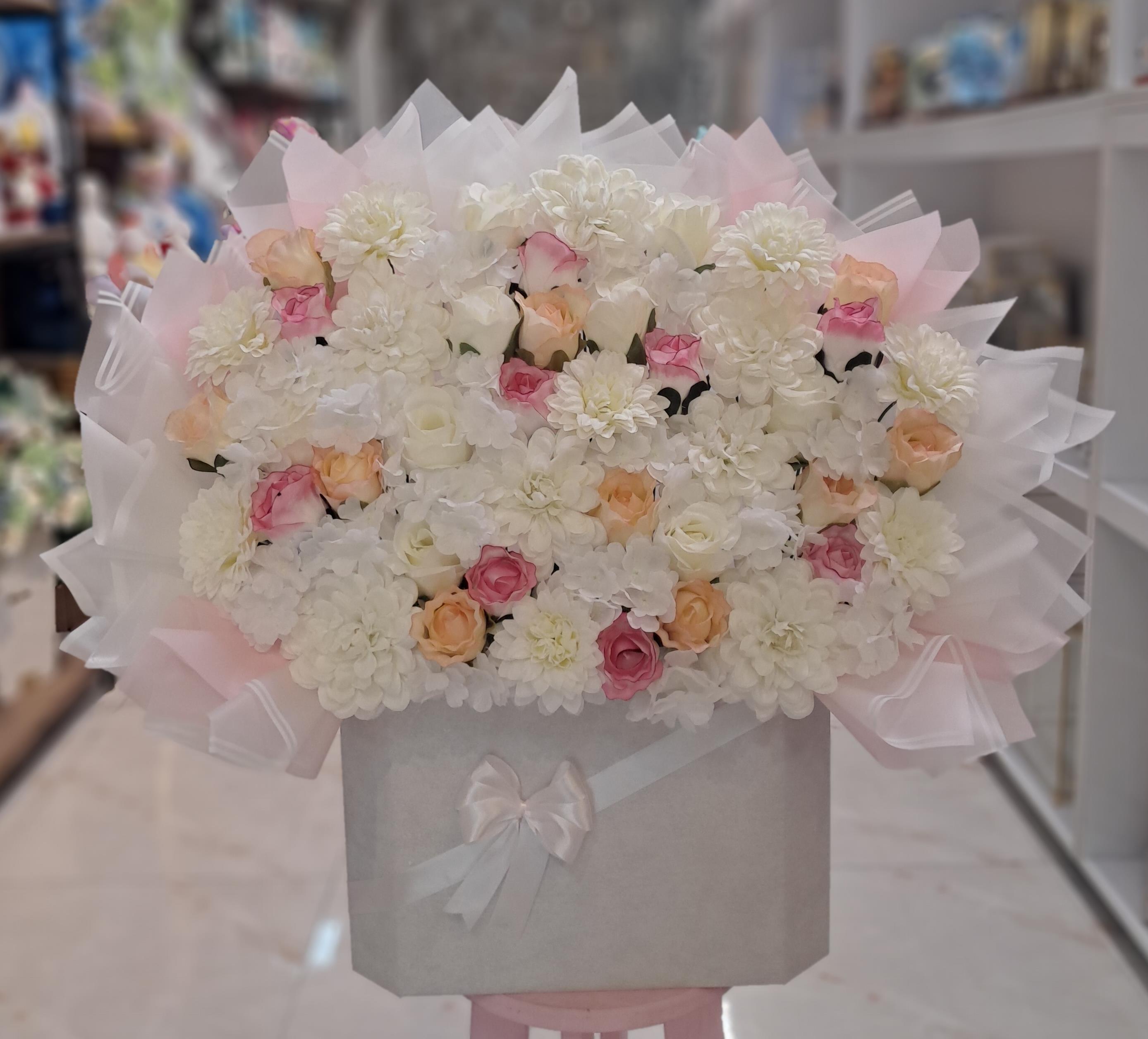 باکس گل مصنوعی سفید کد 460097