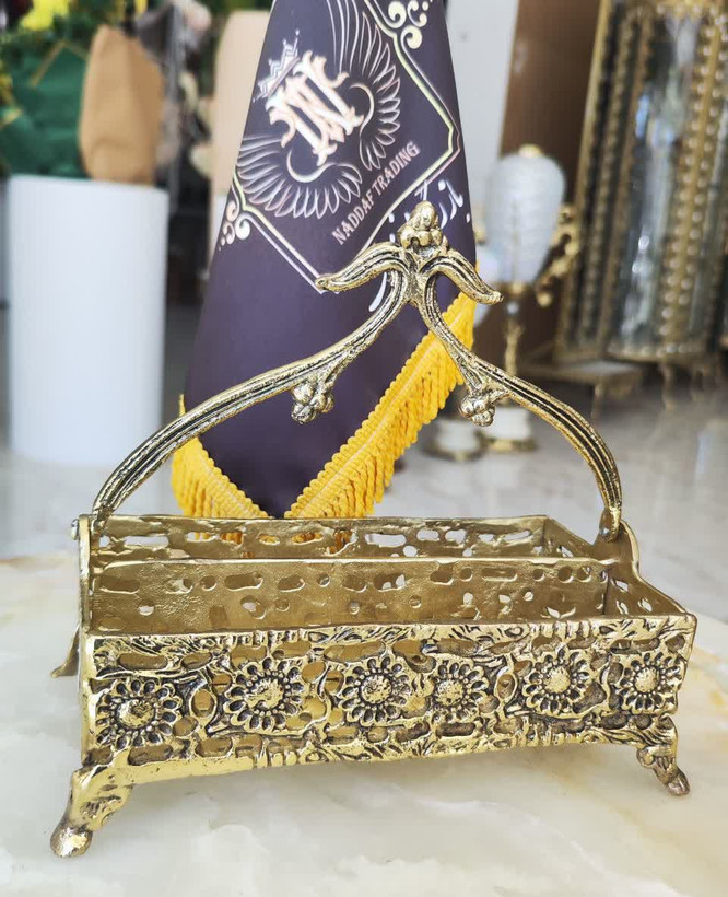 جاقاشقی سبدی دوقلو برنجی شیک و باکیفیت مناسب برای نظمدهی قاشق و چنگال روی میز پذیرایی و آشپزخانه